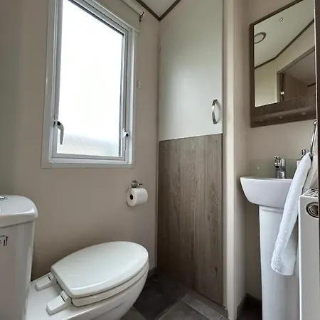 Delightful 2 Bedroom Caravan, Pencnwc, New Quay Cross Inn Exterior photo