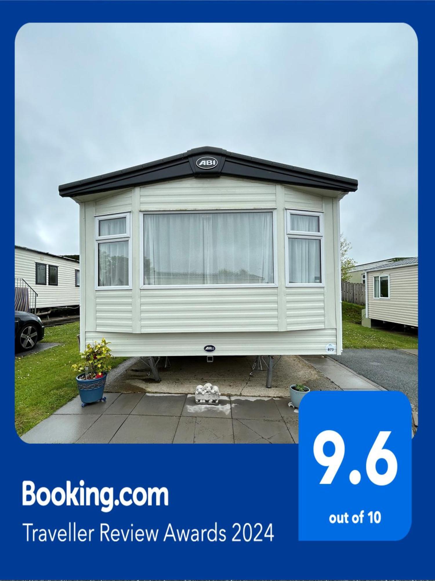 Delightful 2 Bedroom Caravan, Pencnwc, New Quay