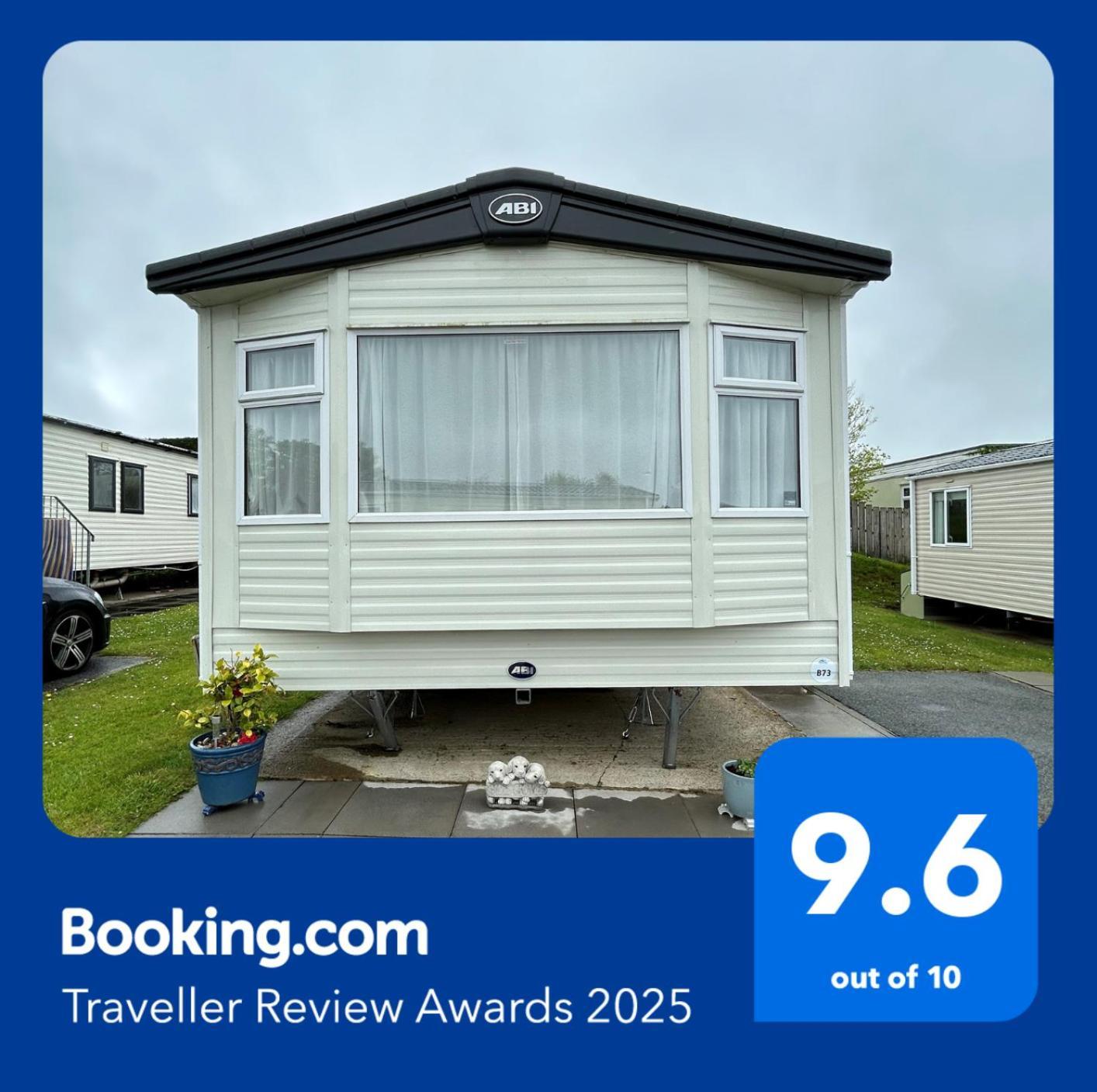 Delightful 2 Bedroom Caravan, Pencnwc, New Quay